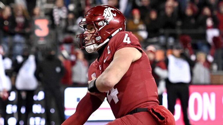 Washington State Shuts Down Late Comeback Attempt to Defeat Utah State in Potato Bowl